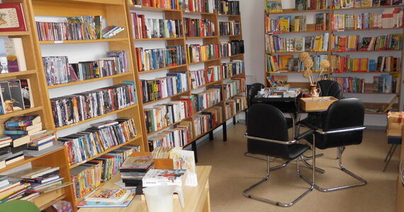 Innenansicht der Bücherei in Doberschau